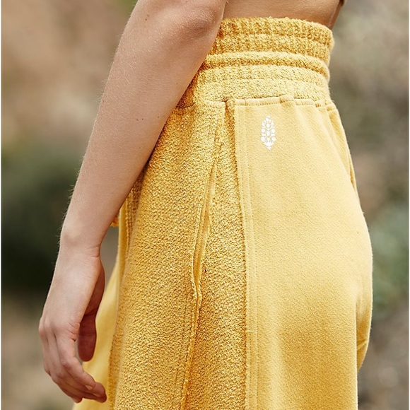 NEW! FP MOVEMENT upbeat wide leg pants - Picture 5 of 12